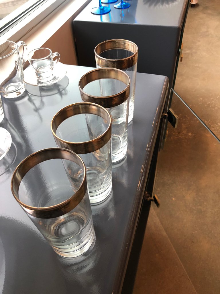 https://mrspkandoz.com/wp-content/uploads/2018/11/Mid-Century-Modern-Set-of-Four-Dorothy-Thorpe-Silver-Overlay-Collins-Glasses-2.jpg